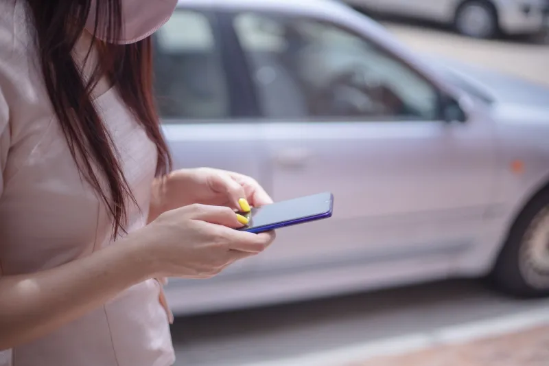 Smartphone et santé visuelle : ce que l'usage intensif des écrans fait vraiment à vos yeux à Casablanca